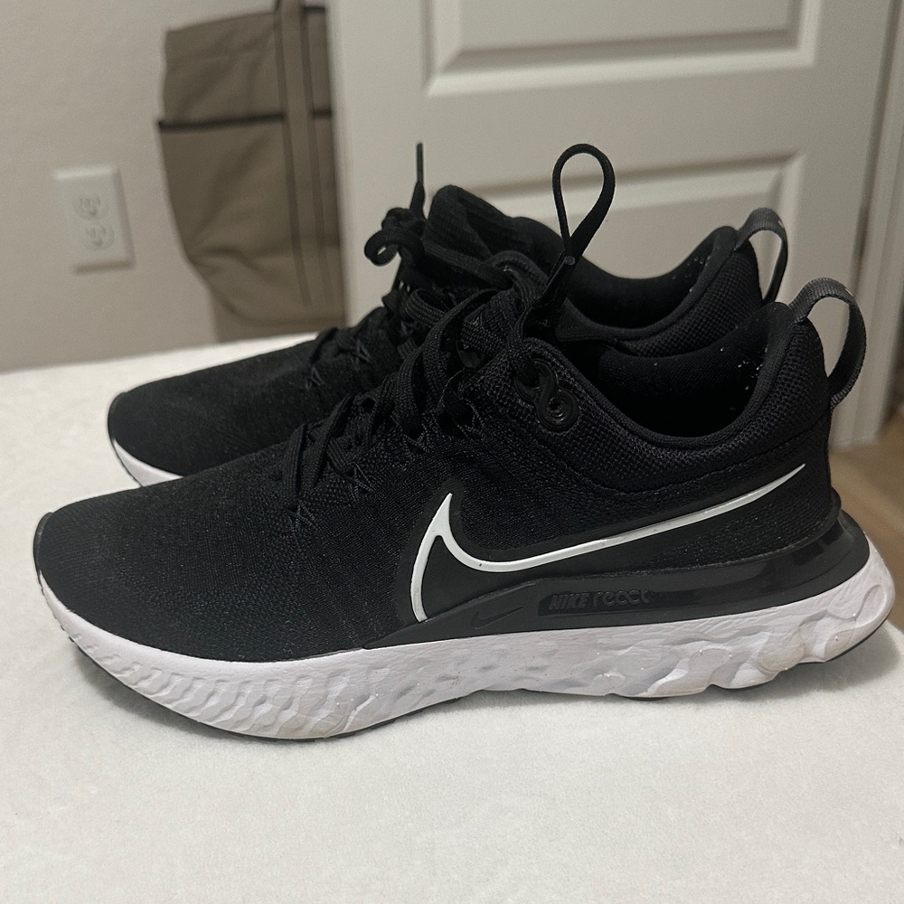 Nike Black and White Athletic Shoes